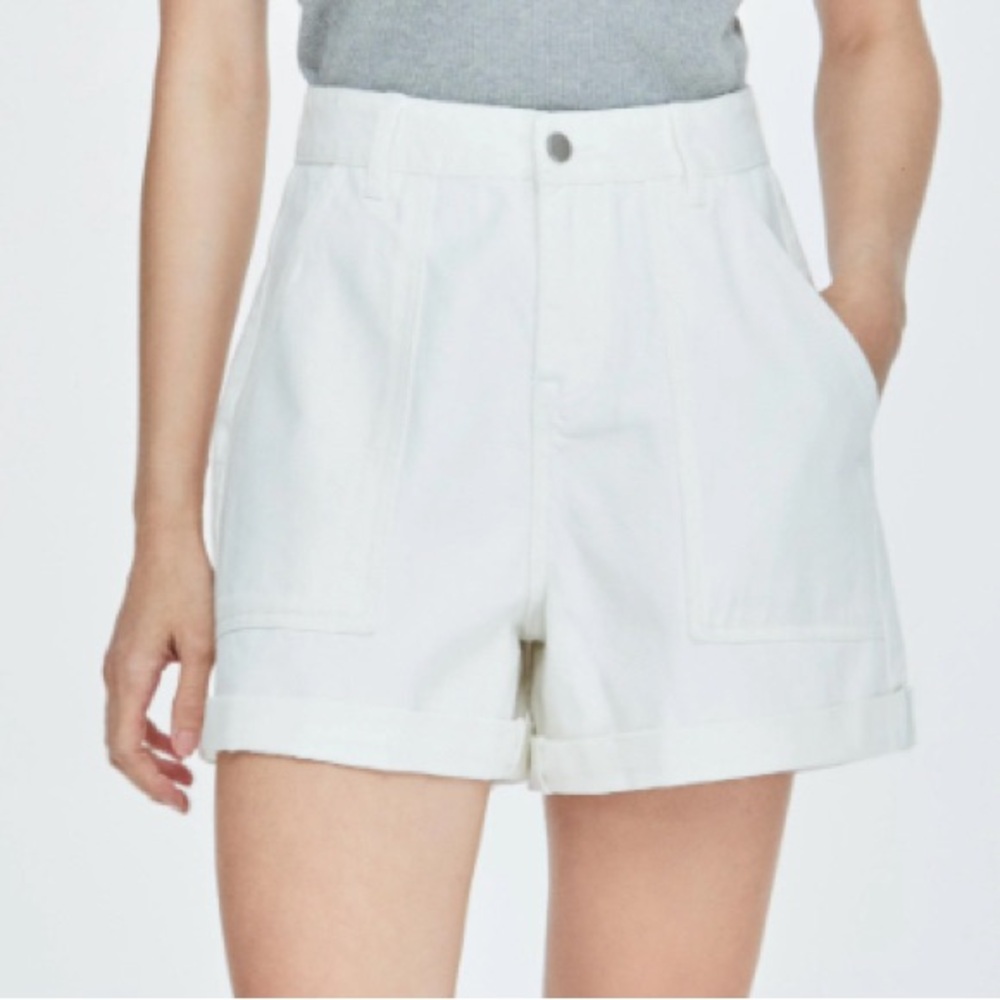Universal Thread white highest rise A-line shorts